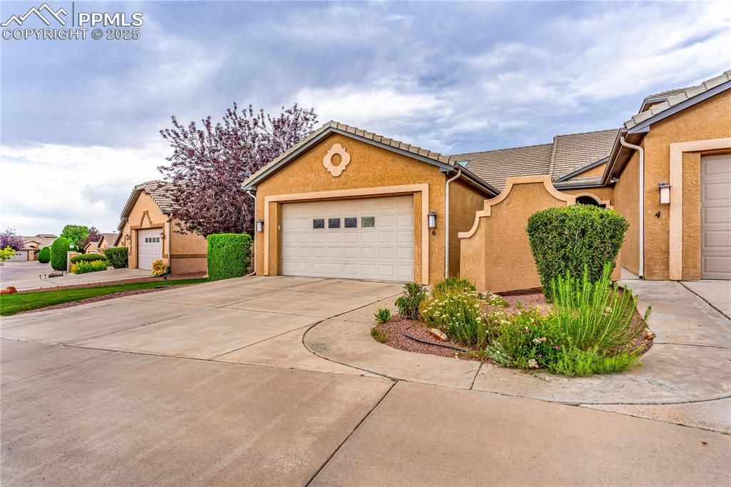 6 Aberdeen Bluff, Pueblo, CO 81004