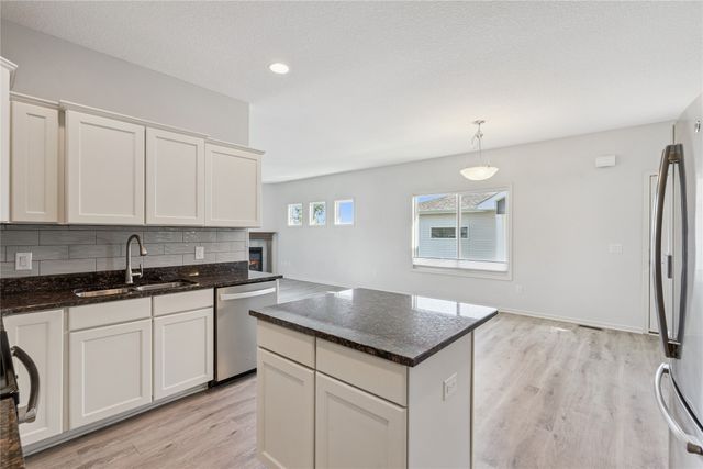 1477 Indigo Drive SE, Altoona, IA 50009