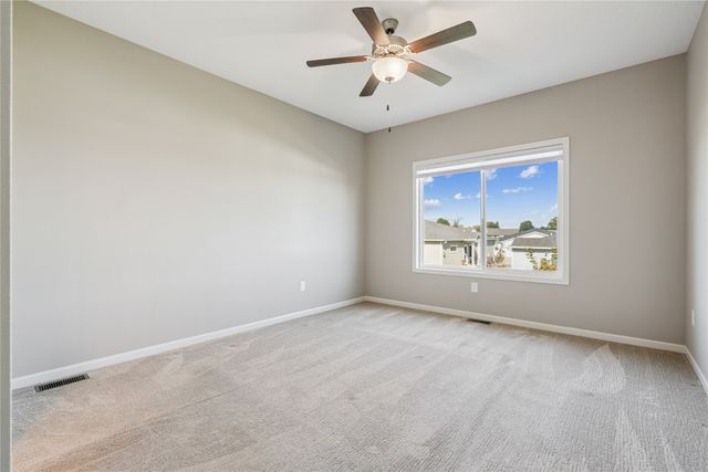 1477 Indigo Drive SE, Altoona, IA 50009