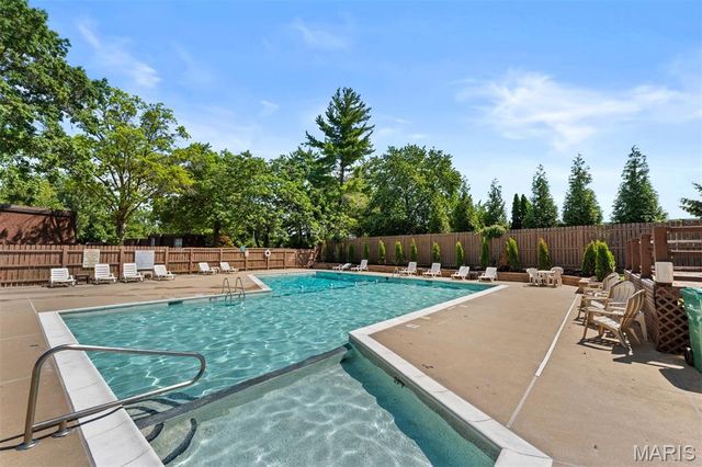 13485 Coliseum Drive H, Chesterfield, MO 63017