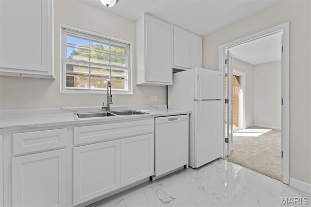 13485 Coliseum Drive H, Chesterfield, MO 63017