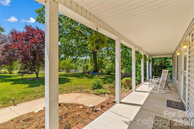 711 Spring Pointe Drive, Stony Point, NC 28678