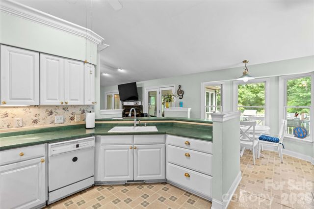 711 Spring Pointe Drive, Stony Point, NC 28678