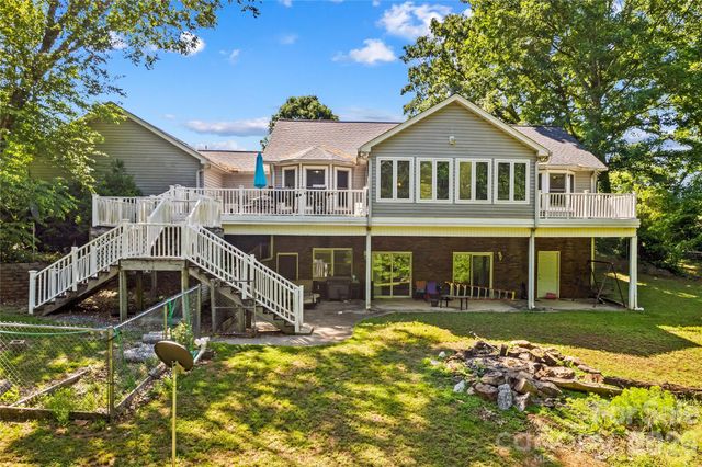 711 Spring Pointe Drive, Stony Point, NC 28678