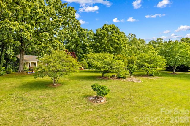 711 Spring Pointe Drive, Stony Point, NC 28678