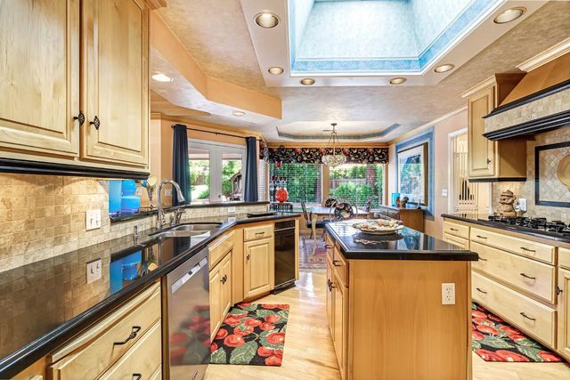 9452 N Madison Ridge Road, Fresno, CA 93720