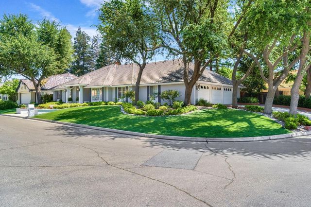 9452 N Madison Ridge Road, Fresno, CA 93720