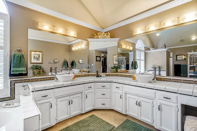 9452 N Madison Ridge Road, Fresno, CA 93720