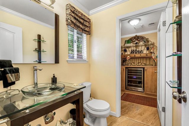 9452 N Madison Ridge Road, Fresno, CA 93720