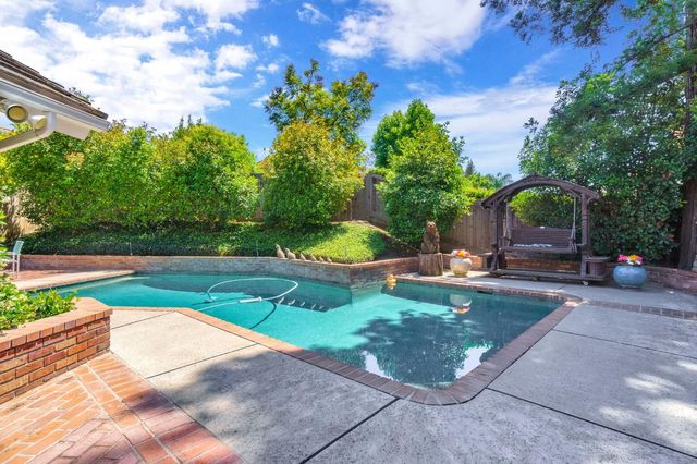 9452 N Madison Ridge Road, Fresno, CA 93720
