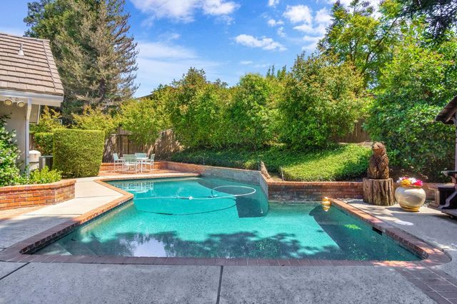 9452 N Madison Ridge Road, Fresno, CA 93720