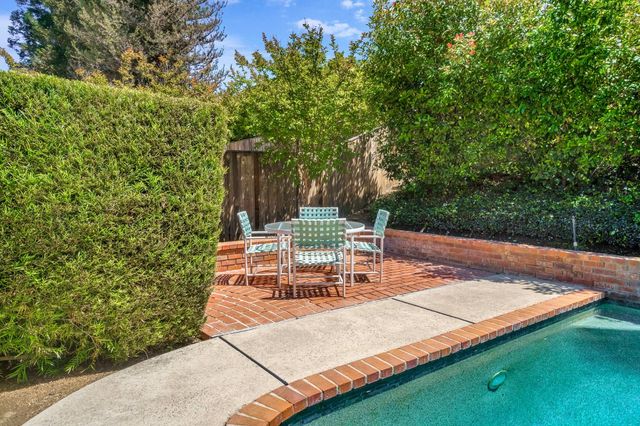 9452 N Madison Ridge Road, Fresno, CA 93720