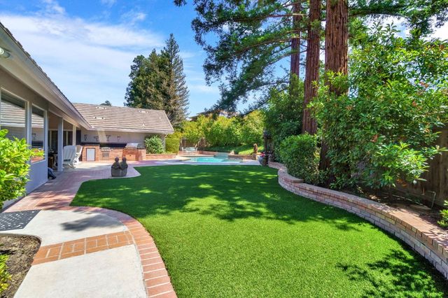 9452 N Madison Ridge Road, Fresno, CA 93720
