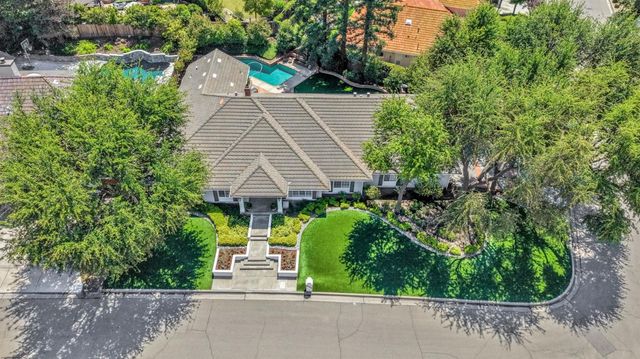 9452 N Madison Ridge Road, Fresno, CA 93720
