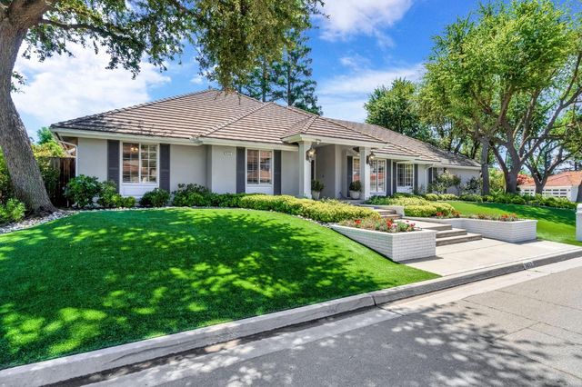 9452 N Madison Ridge Road, Fresno, CA 93720