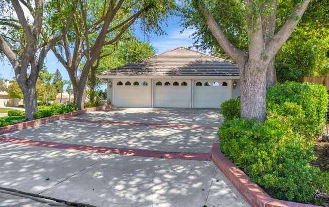 9452 N Madison Ridge Road, Fresno, CA 93720