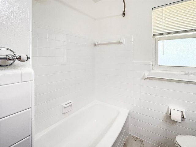 8802 109TH LANE, Seminole, FL 33772