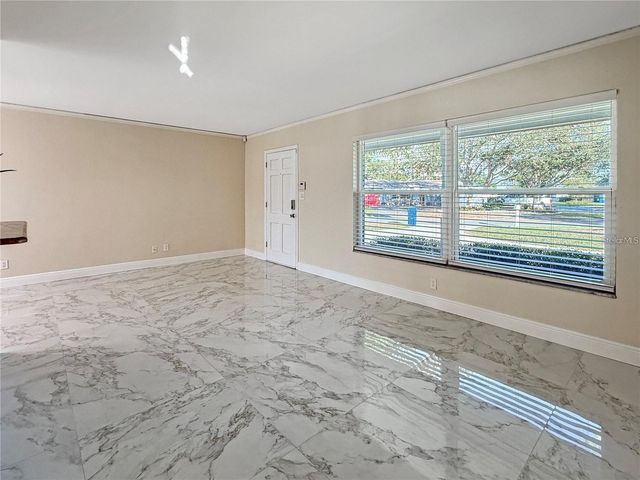 8802 109TH LANE, Seminole, FL 33772