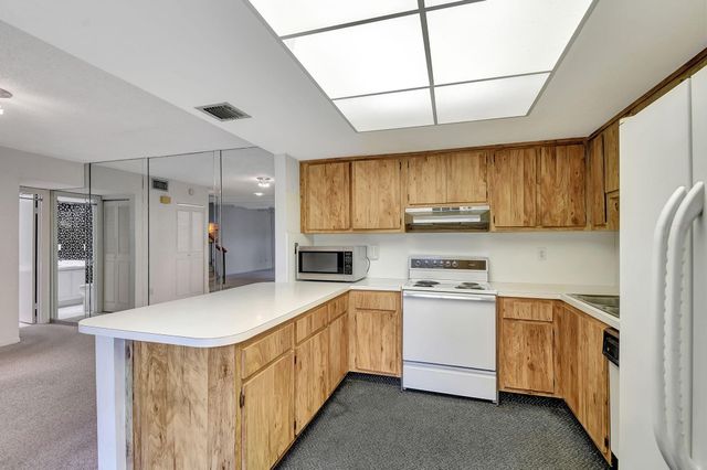 12073 Regal Court, Wellington, FL 33414