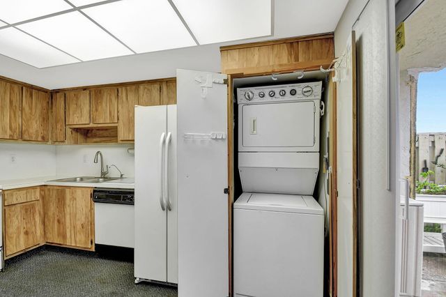 12073 Regal Court, Wellington, FL 33414