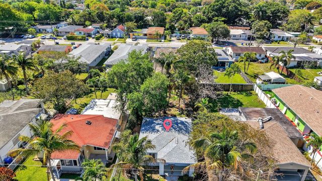 2438 Arthur Street, Hollywood, FL 33020