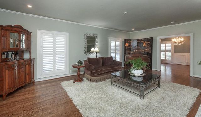 1060 W Monterey Ave, Stockton, CA 95204