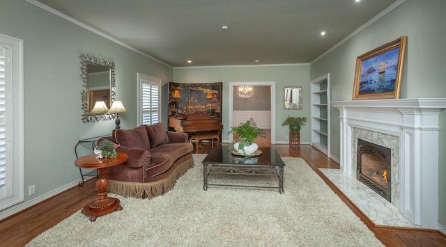 1060 W Monterey Ave, Stockton, CA 95204