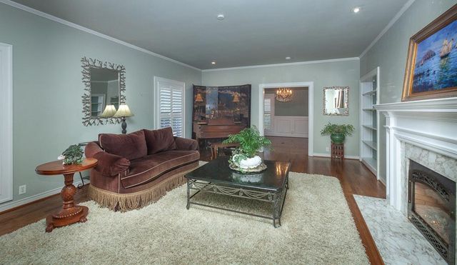 1060 W Monterey Ave, Stockton, CA 95204