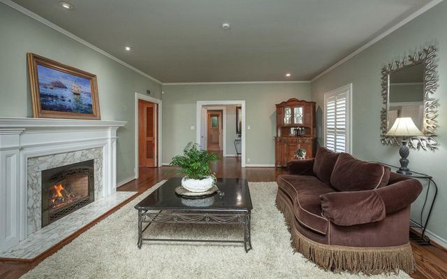 1060 W Monterey Ave, Stockton, CA 95204