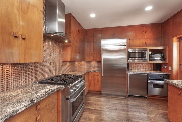 1060 W Monterey Ave, Stockton, CA 95204