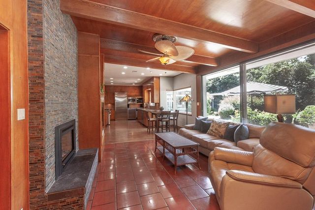 1060 W Monterey Ave, Stockton, CA 95204