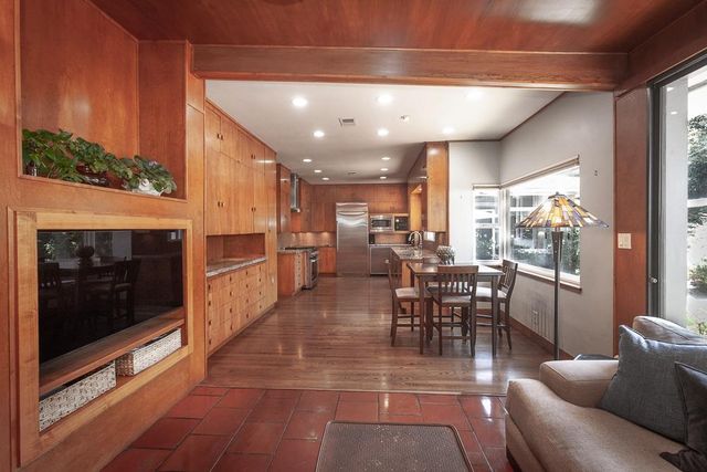 1060 W Monterey Ave, Stockton, CA 95204