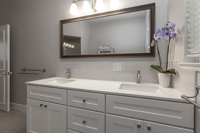 1060 W Monterey Ave, Stockton, CA 95204