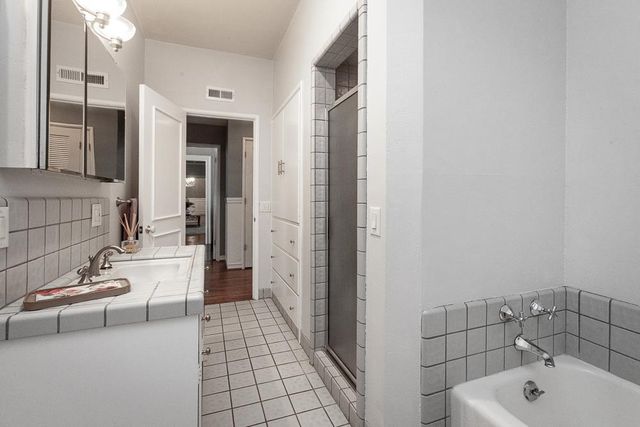 1060 W Monterey Ave, Stockton, CA 95204