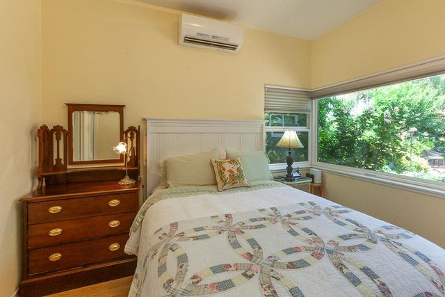 1060 W Monterey Ave, Stockton, CA 95204