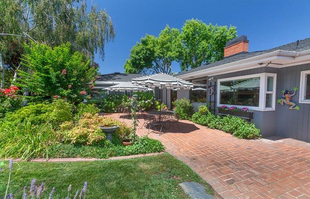 1060 W Monterey Ave, Stockton, CA 95204