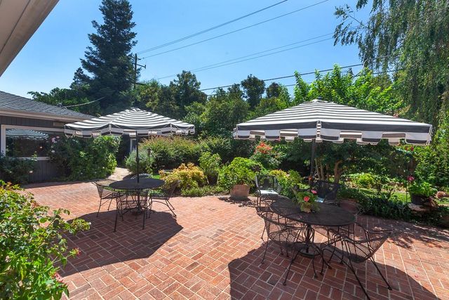 1060 W Monterey Ave, Stockton, CA 95204