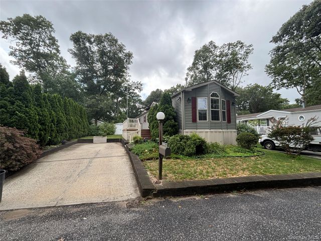 1661 Old Country Road 84, Riverhead, NY 11901