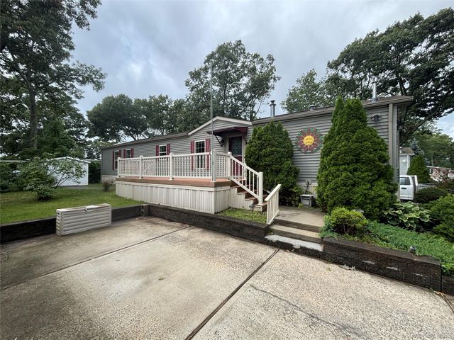 1661 Old Country Road 84, Riverhead, NY 11901