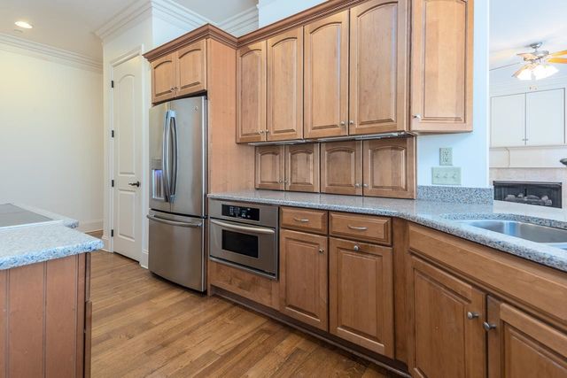 2793 BAYHILL WOODS DR, Collierville, TN 38017