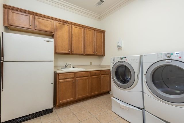 2793 BAYHILL WOODS DR, Collierville, TN 38017