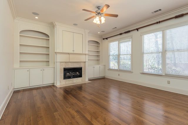 2793 BAYHILL WOODS DR, Collierville, TN 38017