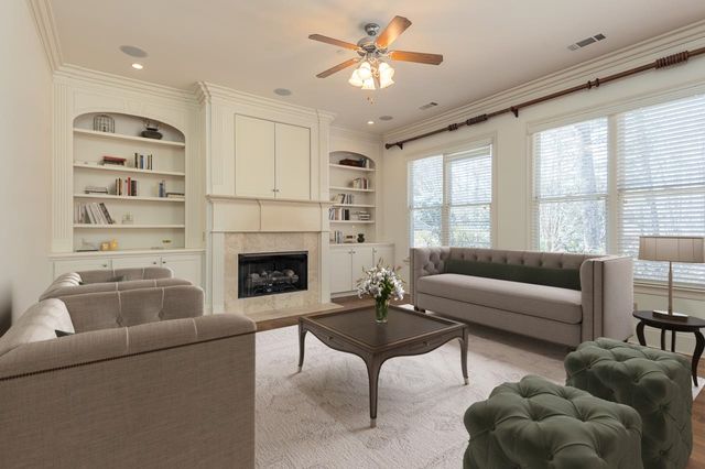 2793 BAYHILL WOODS DR, Collierville, TN 38017