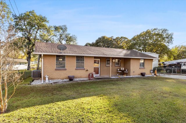 2097 County Road 3830, Quinlan, TX 75474