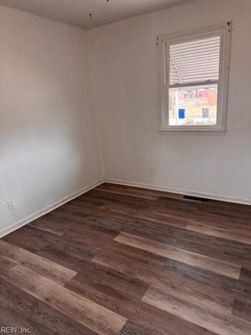 916 Warfield DR, Portsmouth, VA 23701