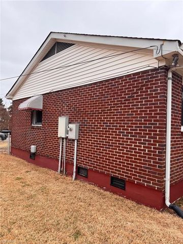 916 Warfield DR, Portsmouth, VA 23701