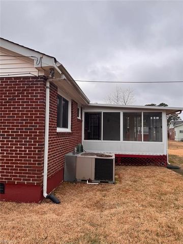 916 Warfield DR, Portsmouth, VA 23701