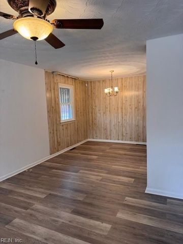 916 Warfield DR, Portsmouth, VA 23701