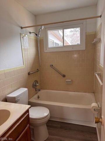 916 Warfield DR, Portsmouth, VA 23701