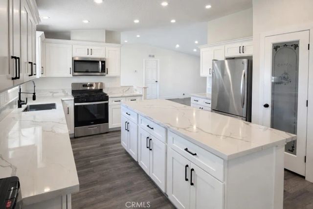 3749 South St, Phelan, CA 92371